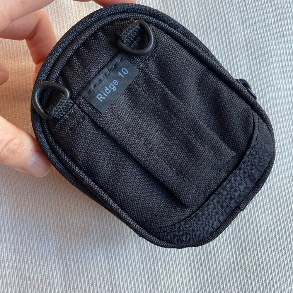 Lowepro Ridge 10 Small Camera Case - Picture 2 of 6